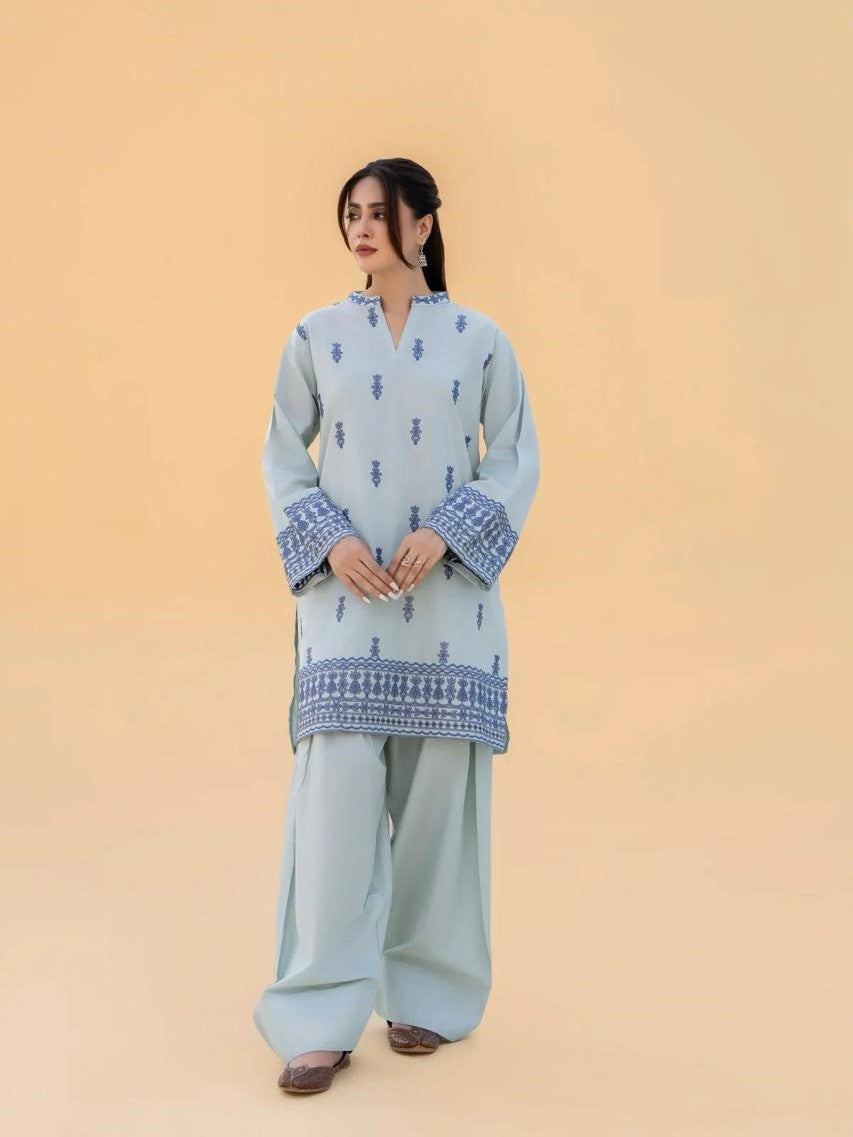 Daina Lawn 2PC