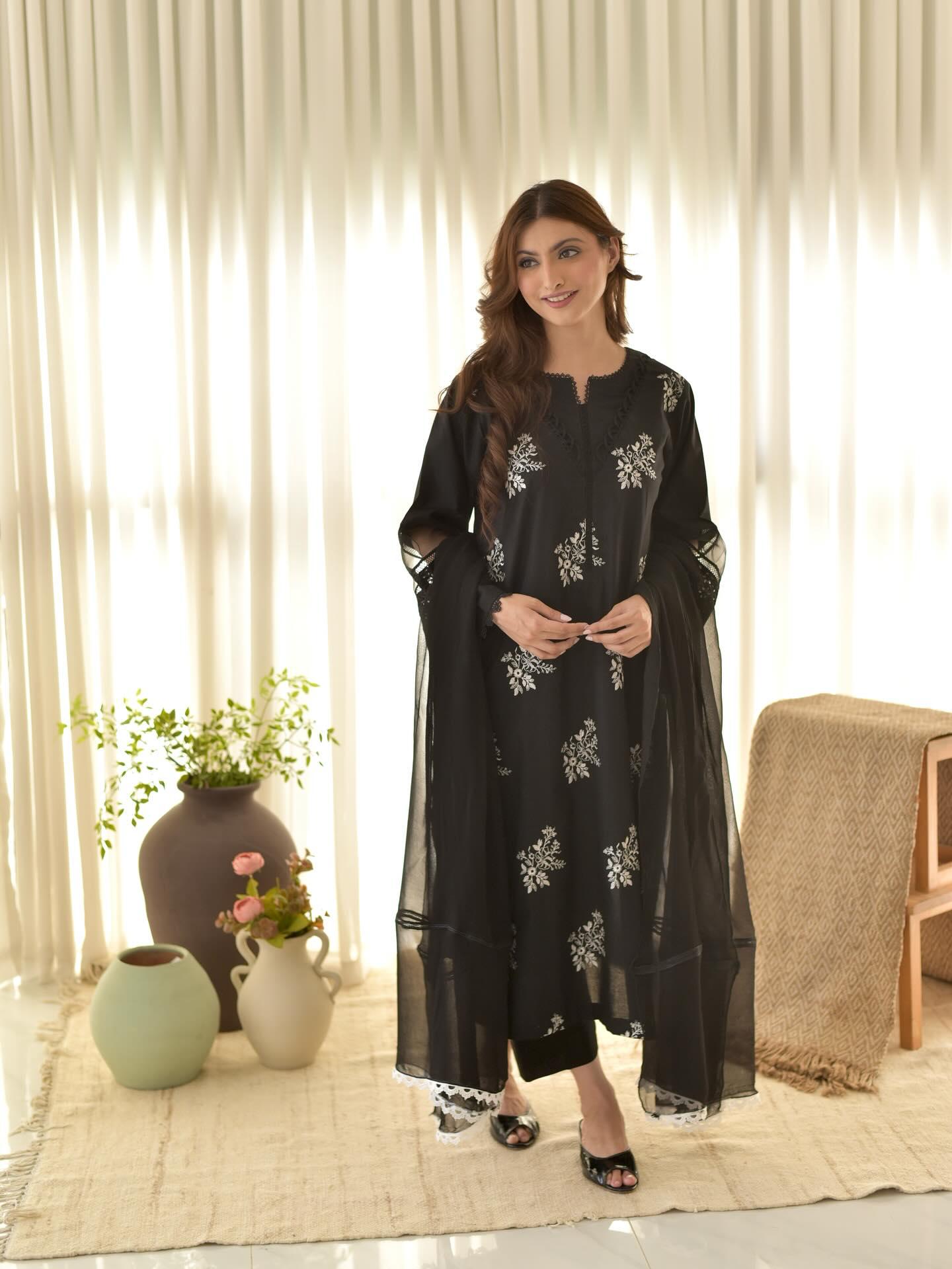 Horiya Lawn 3pc