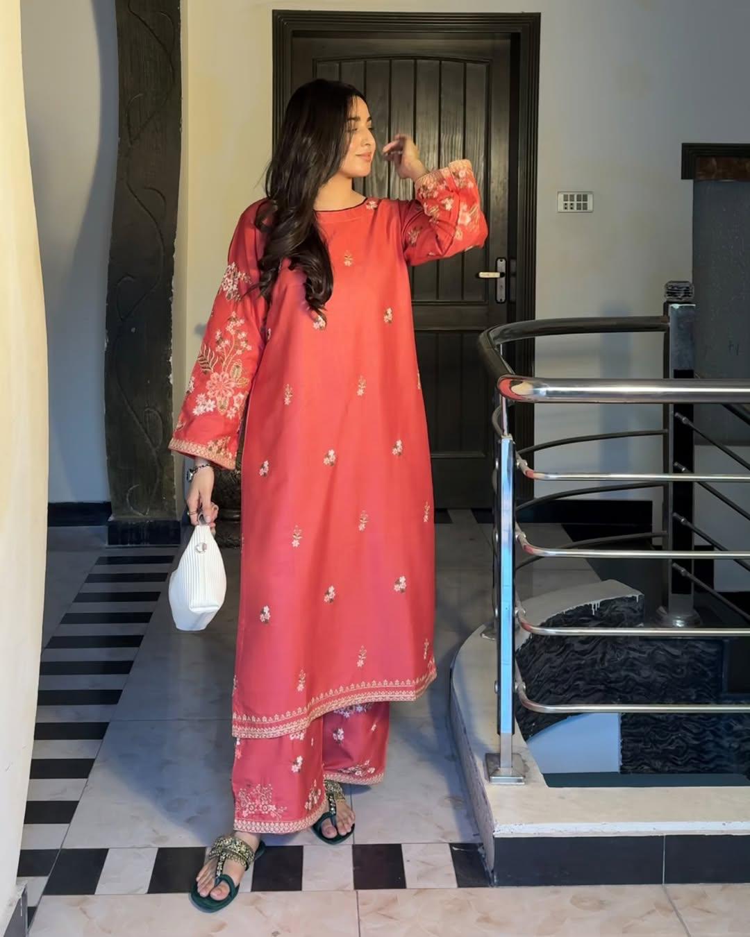 Dure Fishan Emb 2pc - Riwaiti Rang