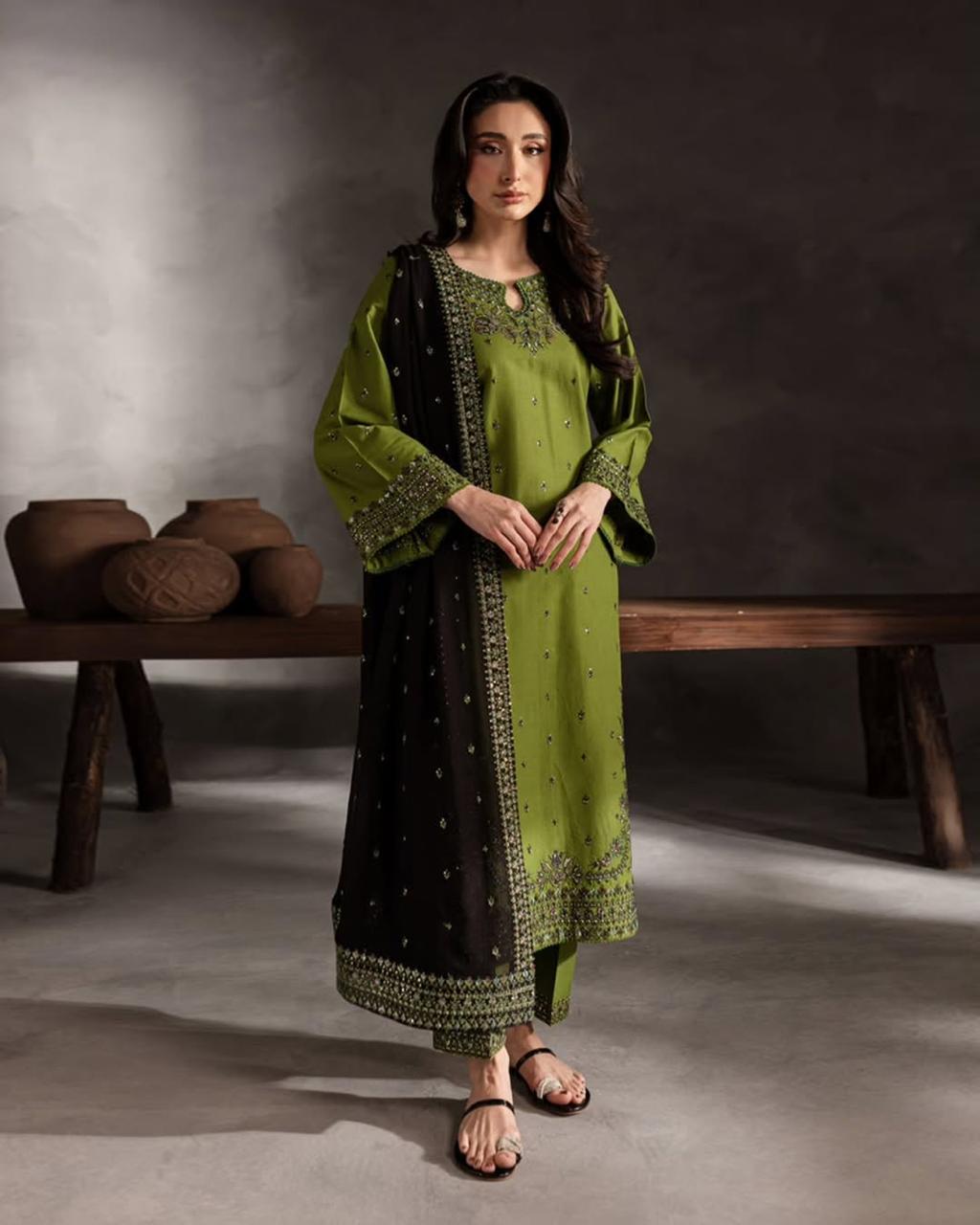 Ezza Lawn Emb 3pc - Riwaiti Rang