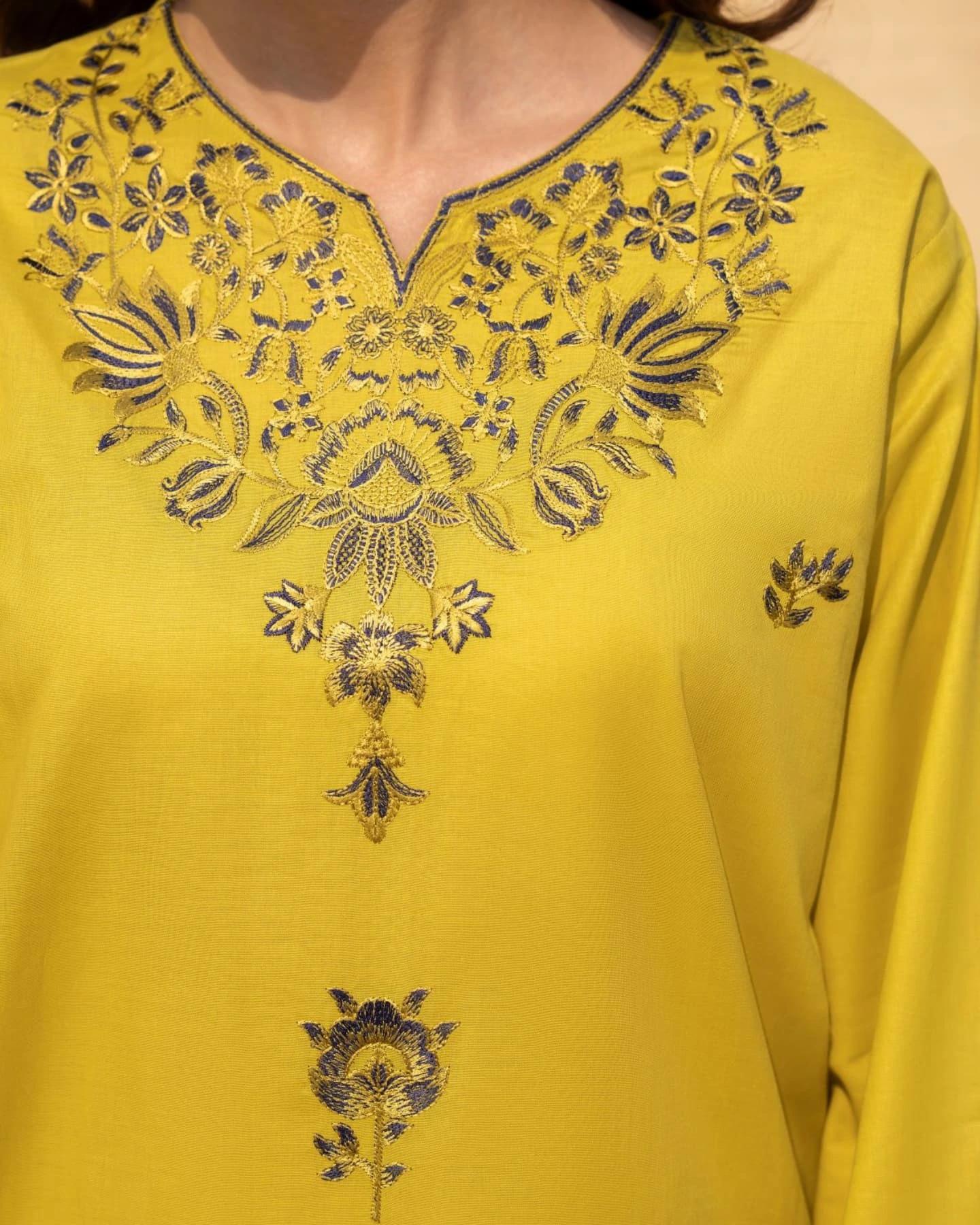 Saya Lawn Emb 3pc - Riwaiti Rang